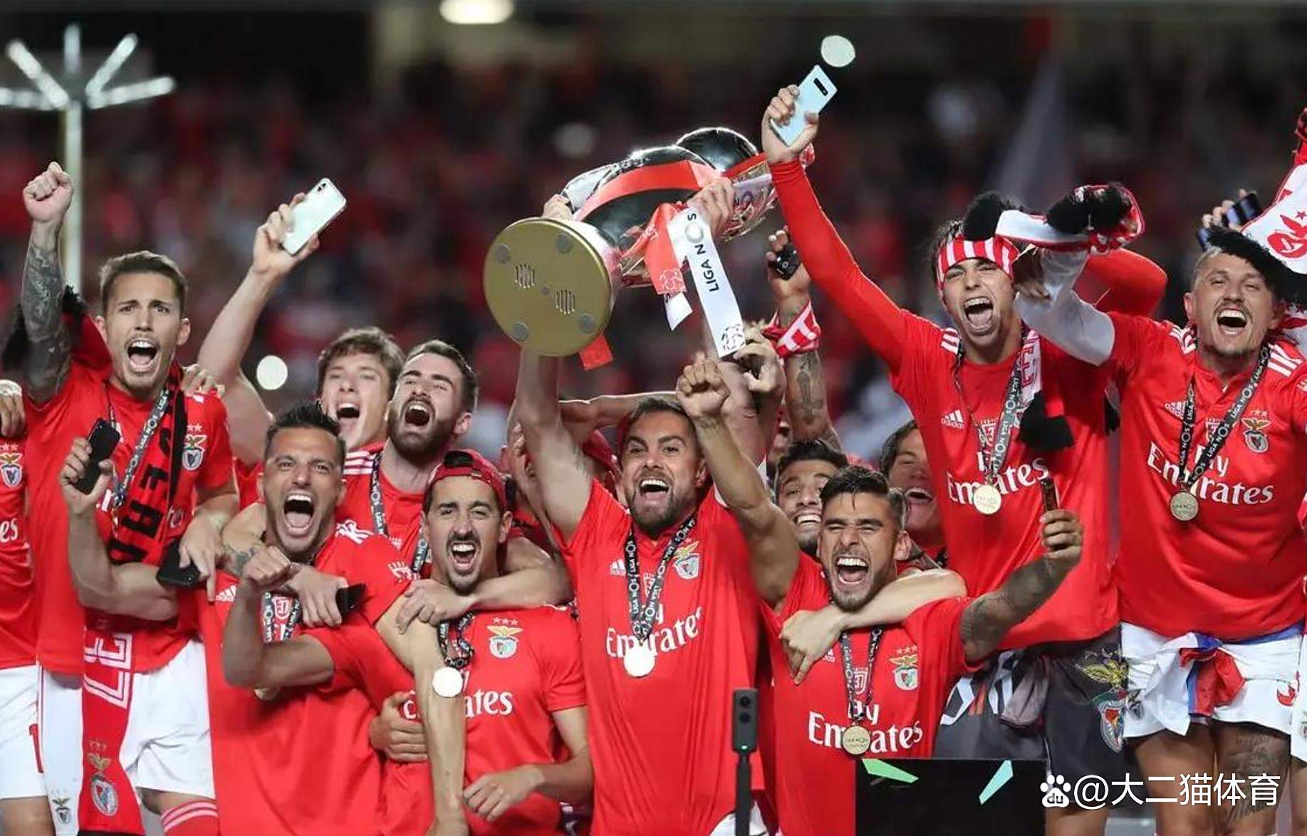 九游游戏平台-关于欧超杯转会期再迎强敌，本菲卡队长鼓劲，主帅态度——压力陡增，球队文化再被提及的信息