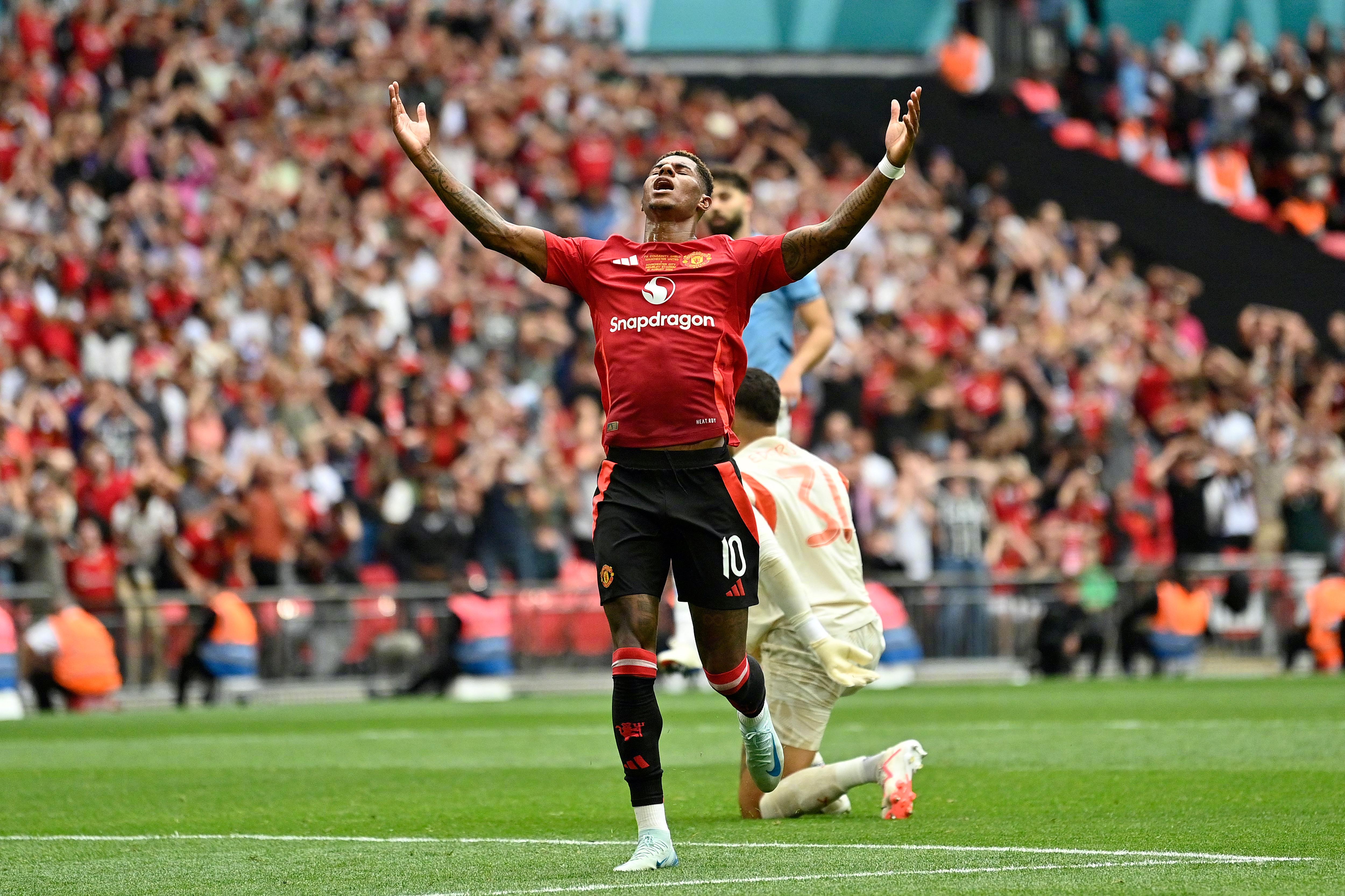 九游娱乐APP-今晚突围战来临，曼城围绕社区盾战术微调，目标明确，细节决定成败(曼城社区盾杯比赛)